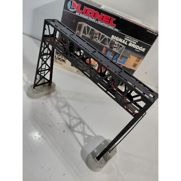 Lionel 6-12724 O Gauge Model Railroad Accessory Operating Signal Bridge w/Box - Picture 9 of 15